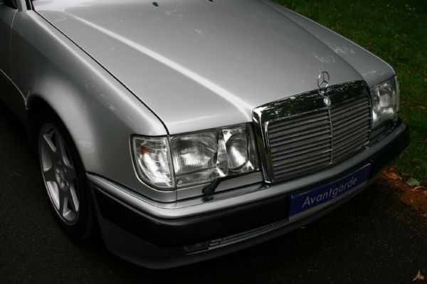 Mercedes Benz 500E